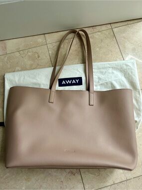 New AWAY Longitude Leather Tote Bag